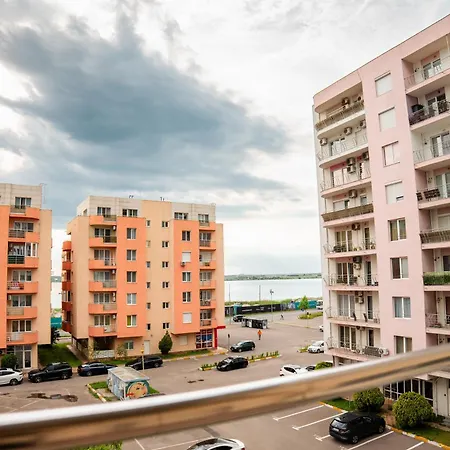 Summerland View * Mamaia